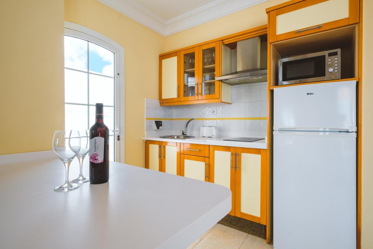 Apartamentos Livvo Coloradamar Playa Blanca  Luaran gambar