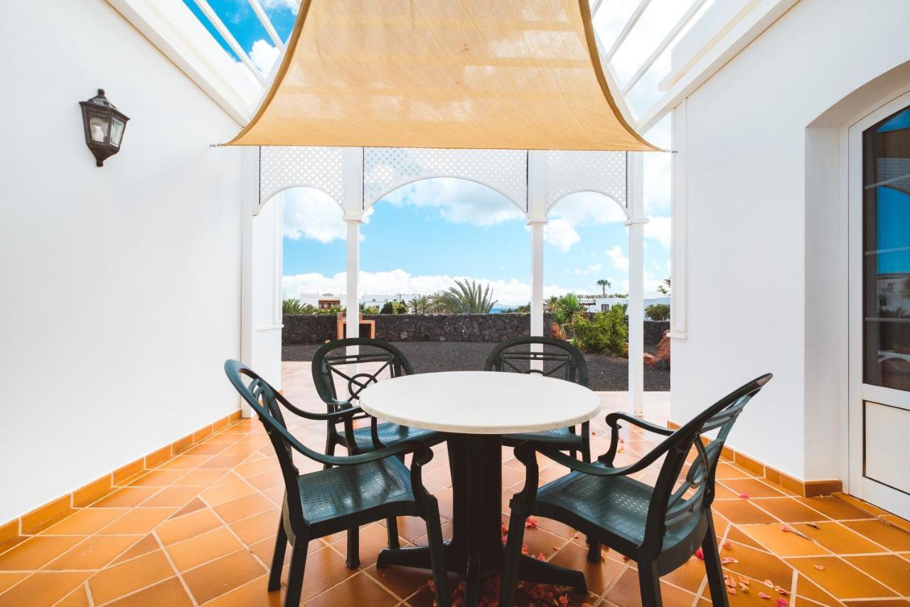 Apartamentos Livvo Coloradamar Playa Blanca  Luaran gambar