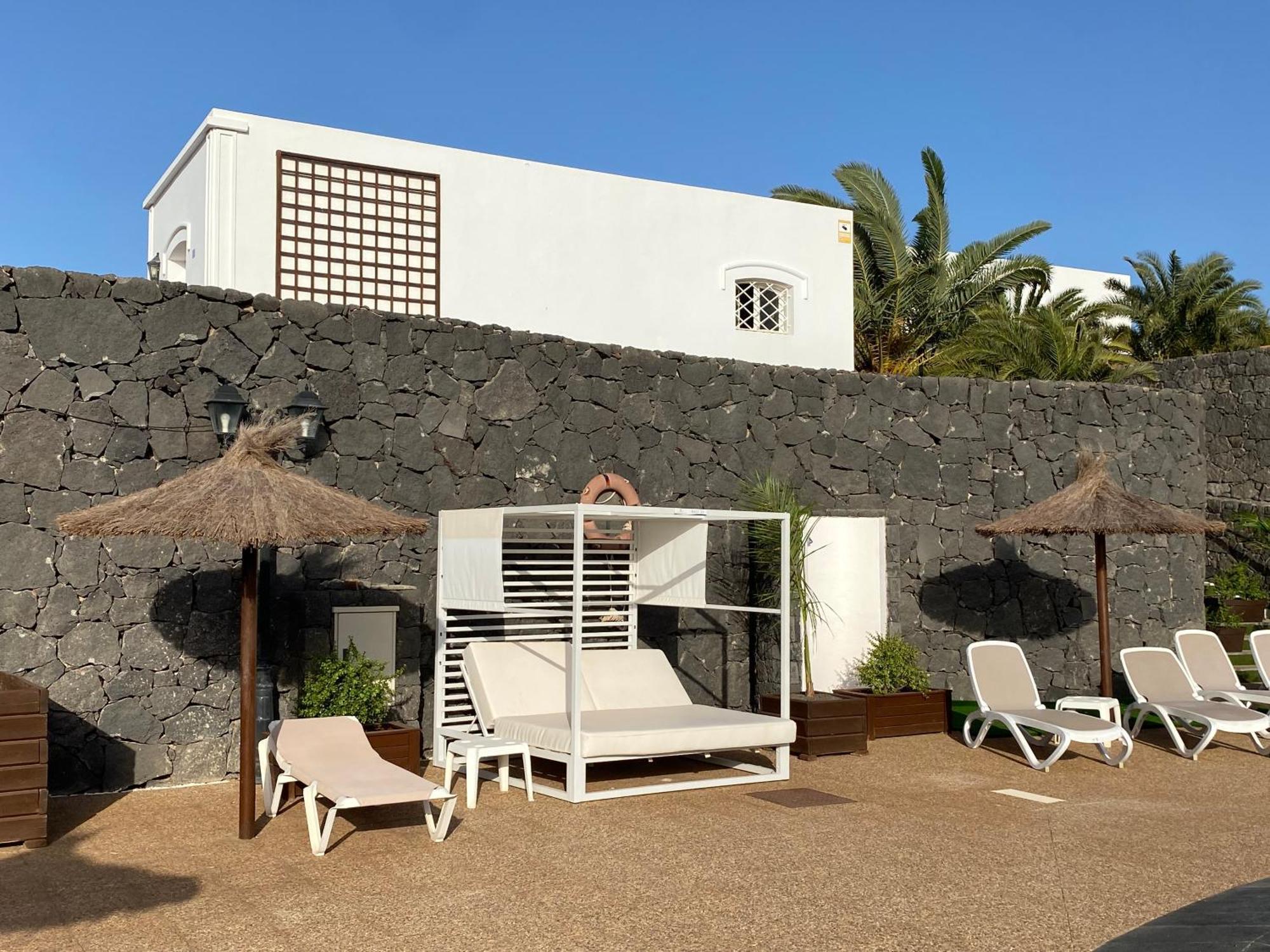 Apartamentos Livvo Coloradamar Playa Blanca  Luaran gambar