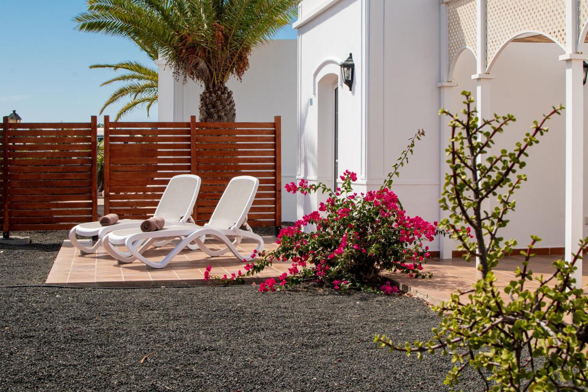Apartamentos Livvo Coloradamar Playa Blanca  Luaran gambar