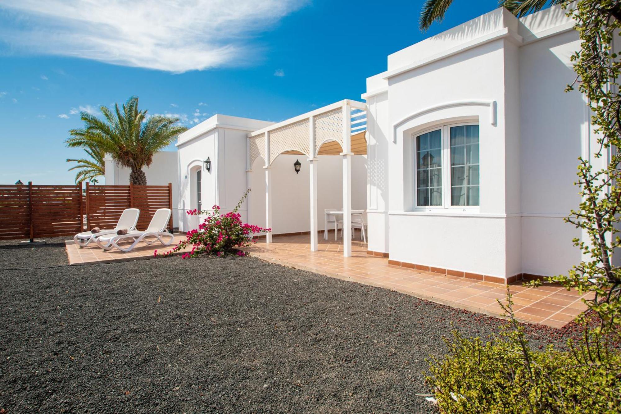 Apartamentos Livvo Coloradamar Playa Blanca  Luaran gambar