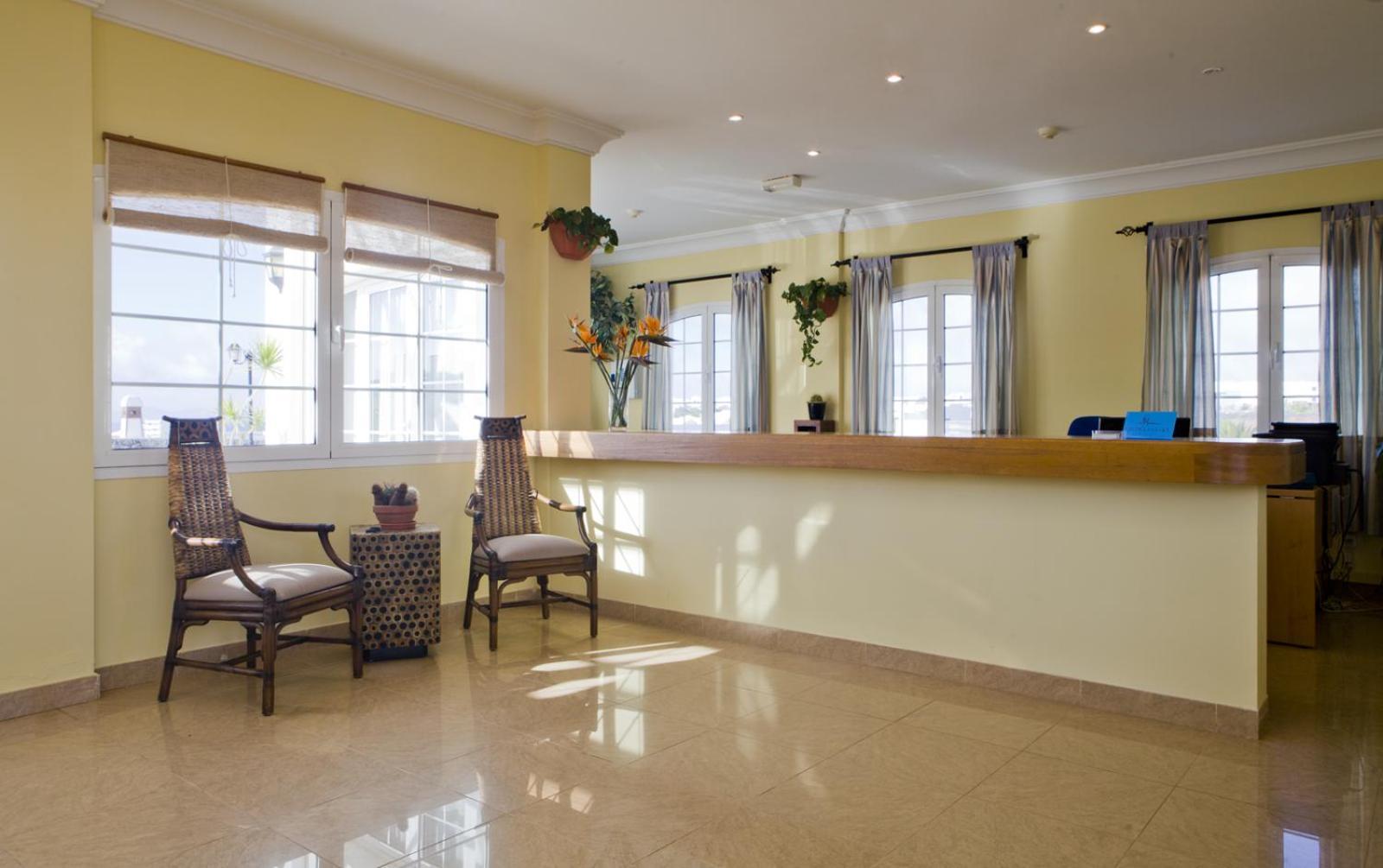 Apartamentos Livvo Coloradamar Playa Blanca  Luaran gambar