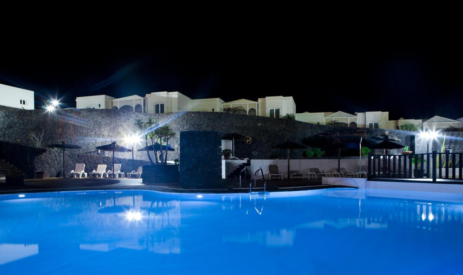 Apartamentos Livvo Coloradamar Playa Blanca  Luaran gambar
