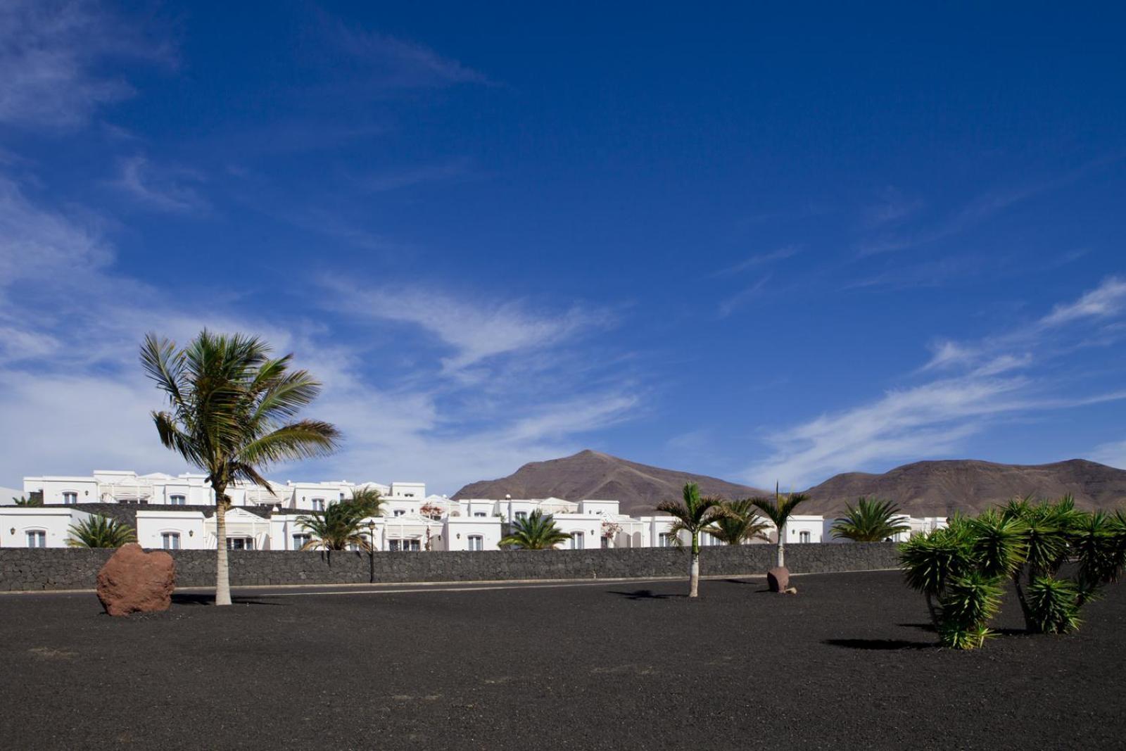 Apartamentos Livvo Coloradamar Playa Blanca  Luaran gambar