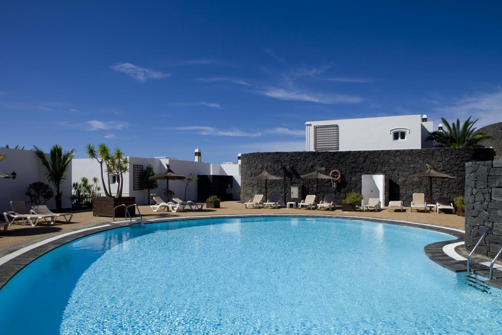 Apartamentos Livvo Coloradamar Playa Blanca  Luaran gambar