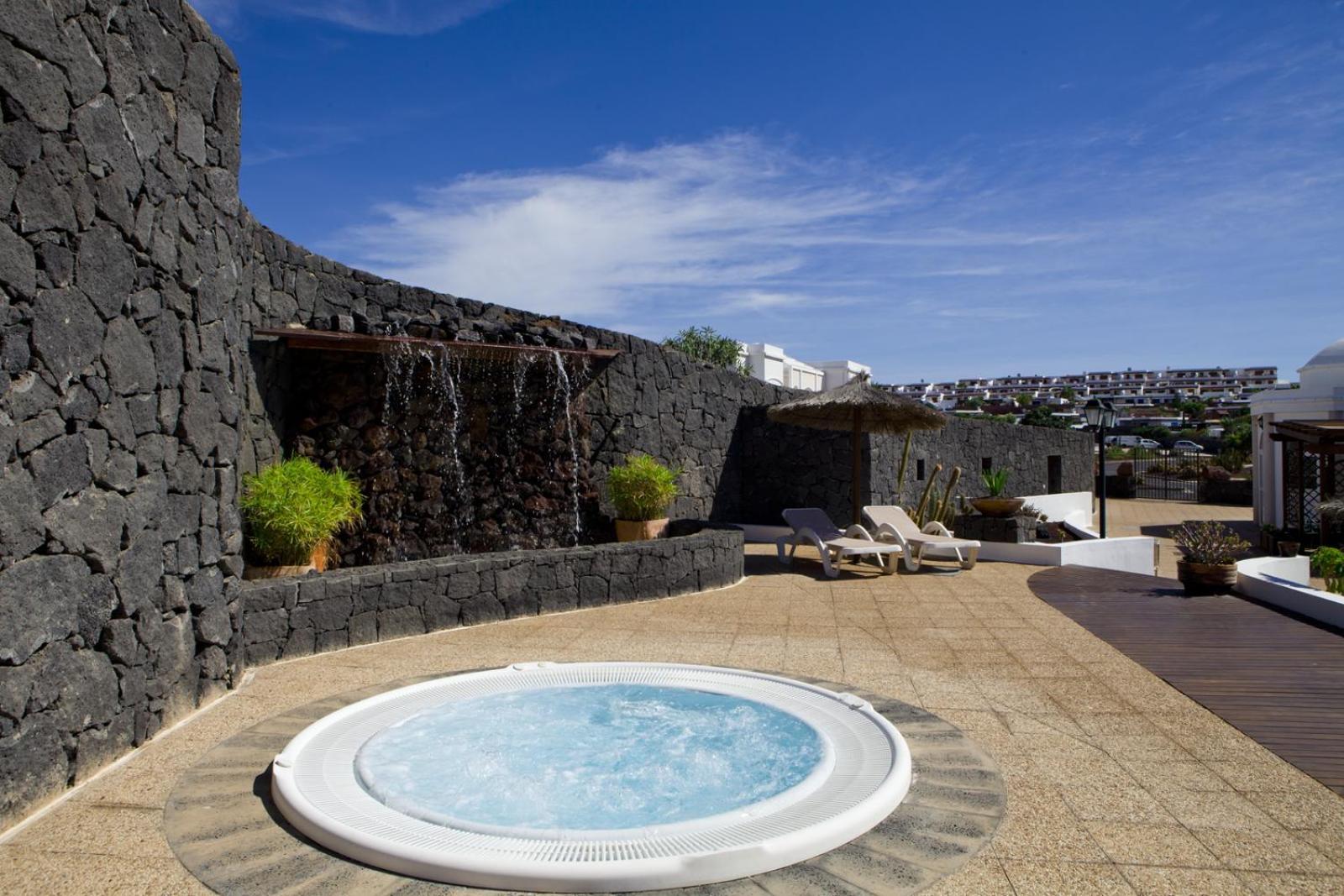Apartamentos Livvo Coloradamar Playa Blanca  Luaran gambar
