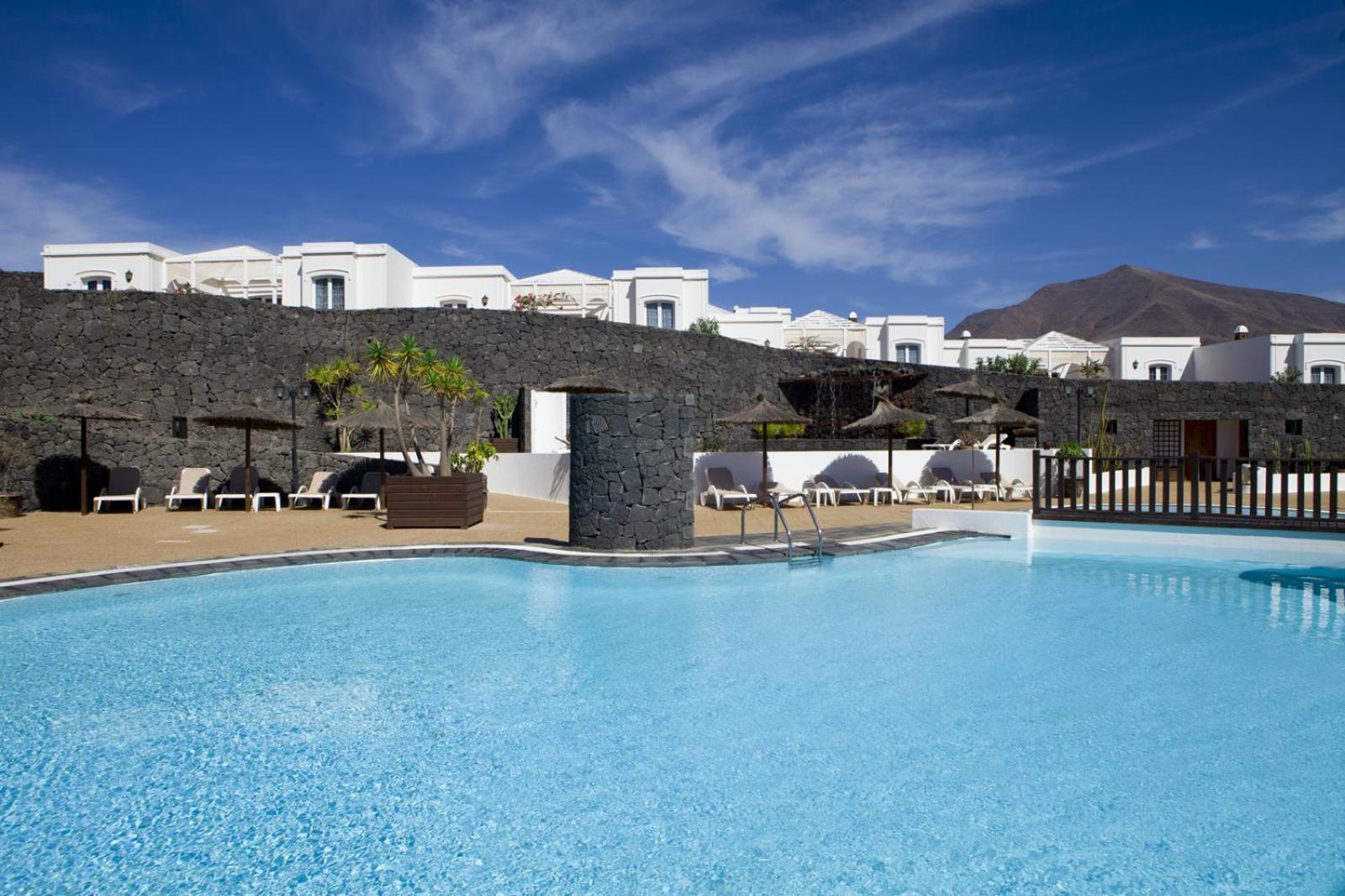 Apartamentos Livvo Coloradamar Playa Blanca  Luaran gambar